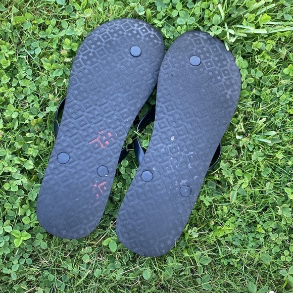 Tory Burch Pony Spotted  Flip Flops size 11 - Picture 2 of 5
